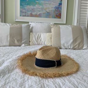 Adjustable straw hat
